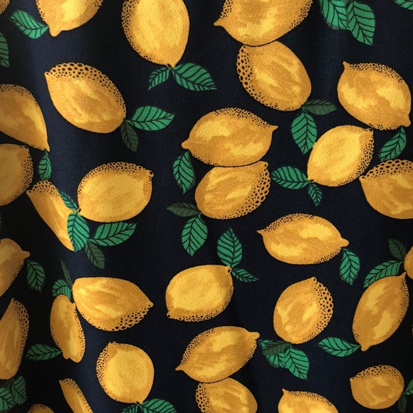 The Limited lemon 🍋 print midi skirt size 6 - Picture 3 of 4